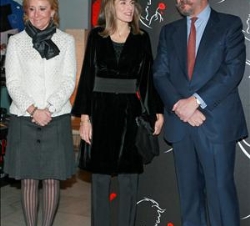 La Princesa de Asturias, con la presidenta de la Comunidad de Madrid y el presidente de la Asociación Española Contra el Cáncer