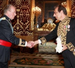 Su Majestad el Rey recibe las Cartas Credenciales del nuevo Embajador de Mónaco en España, Jean Fissore