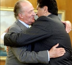 Saludo entre Don Juan Carlos y Alan García