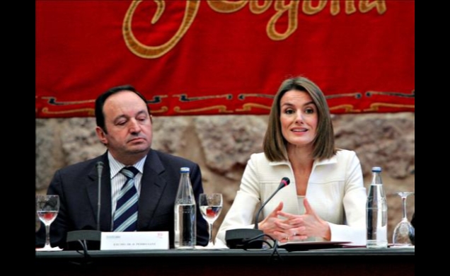 La Princesa de Asturias, durante su intervención, junto al presidente de La Rioja, Pedro Sanz