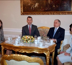 Encuentro entre Sus Altezas Reales y el Presidente de Polonia y su esposa