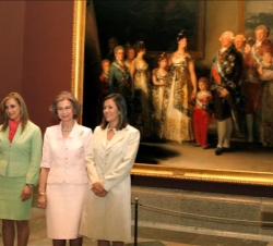Doña Sofía con la esposa del Presidente de México, Margarita Zavala Gómez del Campo, y la esposa del embajador de México en España, Astrid Casale