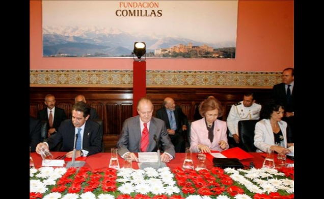 Sus Majestades los Reyes junto al presidente de Cantabria y la ministra de Educación, Política Social y Deporte, durante la reunión del Patronato de l