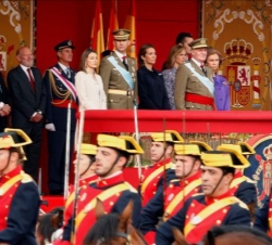 Sus Majestades los Reyes acompañados por los Príncipes de Asturias, la Infanta Doña Elena, la Infanta Doña Cristina y su esposo, Don Iñaki Urdangarin,
