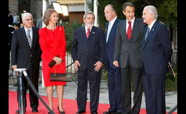 Sus Majestades los Reyes acompañados por los presidentes del Gobierno de España, José Luis Rodríguez Zapatero y de Brasil, Luiz Inácio Lula da Silva, 