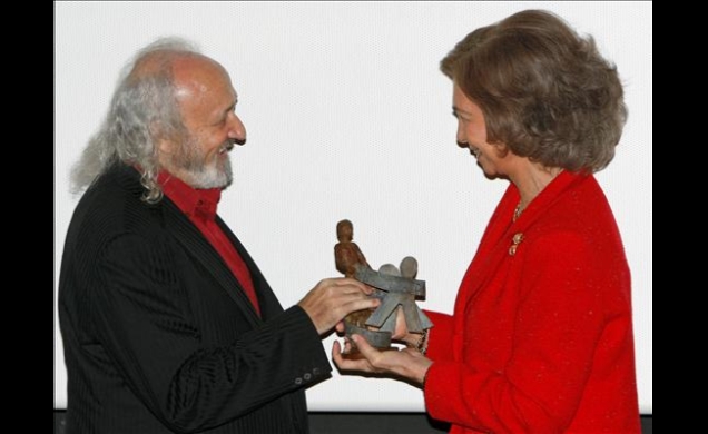 Su Majestad la Reina entrega al realizador Montxo Armendáriz el Premio al Cine y los Valores Sociales