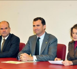 Los Príncipes de Asturias junto al presidente de la Junta de Andalucía, Manuel Chaves