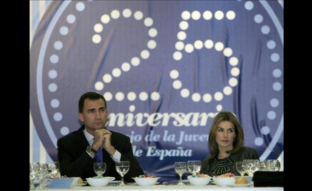 Los Príncipes de Asturias, en la mesa presidencial