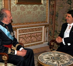 Don Juan Carlos conversa con embajador de la República de Chile, Gonzalo Daniel Martner Fanta