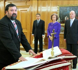 El nuevo ministro de Justicia promete su cargo ante Sus Majestades los Reyes
