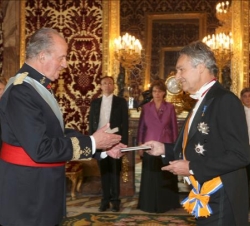 Su Majestad recibe la credencial del embajador belga