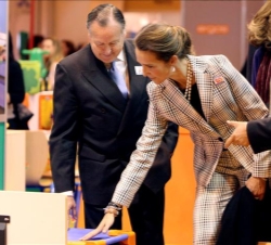 La Infanta Doña Elena acompañada por el presidente de Ifema, José María Álvarez del Manzano