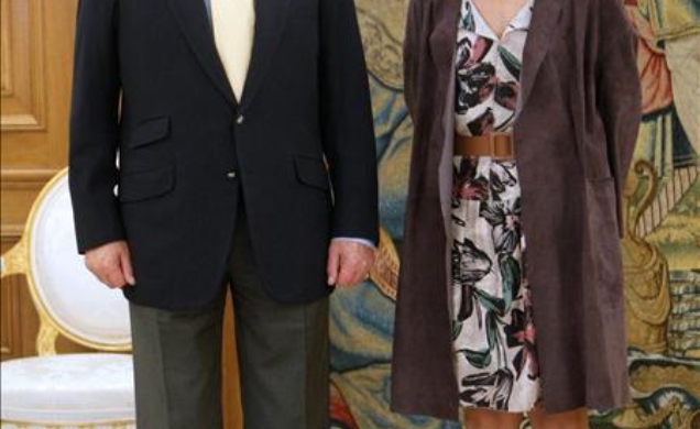 Don Juan Carlos con la presidenta del Parlamento de Galicia