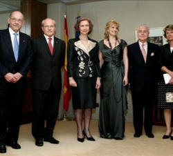 La Reina, con el presidente del Tribunal Supremo y del Consejo General del Poder Judicial, el presidente de la Generalitat de Cataluña, la subsecretar