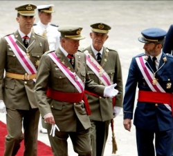 Su Majestad el Rey acompañado por Su Alteza Real el Príncipe de Asturias a su llegada al Monasterio de San Lorenzo de El Escorial