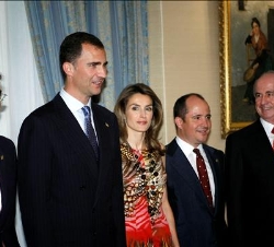 Los Príncipes de Asturias junto a los miembros de los Patronatos de la Fundación Príncipe de Asturias