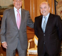 Don Juan Carlos con Joaquín Almunia