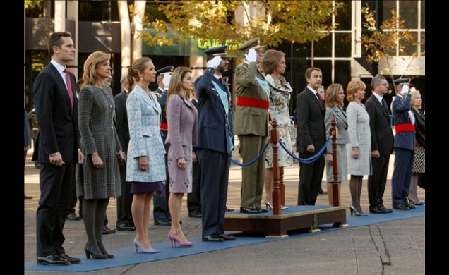 Sus Majestades los Reyes acompañados por los Príncipes de Asturias, la Infanta Doña Elena, la Infanta Doña Cristina y su esposo, Don Iñaki Urdangarin,