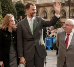 Sus Altezas Reales los Príncipes de Asturias a su llegada a Oviedo
