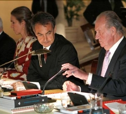 Don Juan Carlos durante la reunión anual del Patronato del Instituto Cervantes
