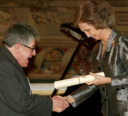 Doña Sofía entrega el galardón al poeta José Emilio Pacheco