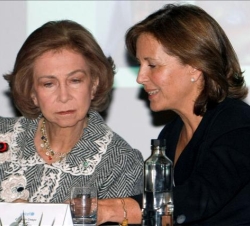 La Reina, junto a la presidenta de UNICEF-España, Consuelo Crepo