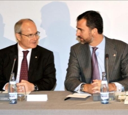 El Príncipe de Asturias y Girona junto con el presidente de la Generalitat de Cataluña, José Montilla