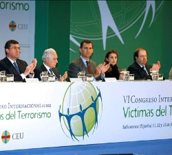 Don Felipe y Doña Letizia durante la inauguración del VI Congreso Internacional sobre Víctimas del Terrorismo