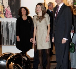 Los Príncipes de Asturias con la directora de ARCO, Lourdes Fernández