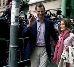 Los Príncipes de Asturias, tras visitar a Don Juan Carlos en la tarde del 9 de mayo