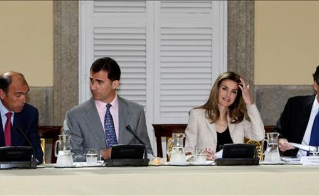 Los Príncipes, junto al presidente de la Fundación, Antoni Esteve, y el presidente del Consejo Asesor, Jaime Carvajal
