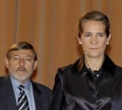 Doña Elena acompañada del secretario de Estado para el Deporte, Jaime Lissavetzky