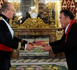Don Juan Carlos recibe las credenciales del nuevo embajador del Estado Independiente de Samoa