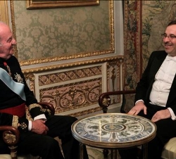 El Rey conversa con el embajador de Siria