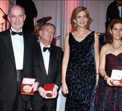 Doña Cristina, con Mercedes Sánchez-Junco, Javier Godó y Juan Antonio Pérez Simón