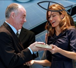 La Princesa de Asturias entrega el galardón al alcalde de Palencia