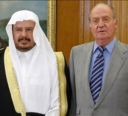 Don Juan Carlos con el presidente del Consejo Consultivo del Reino de Arabia Saudí