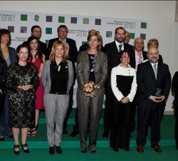 Fotografía de grupo con los premiados