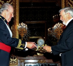 El Rey recibe al Embajador de la República de Colombia