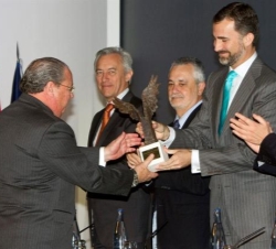 Su Alteza Real entrega el galardón al presidente del Grupo Faasa, MiguelÁngel Tamarit