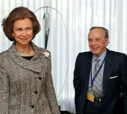 Doña Sofía junto al Sr. Sánchez Asiaín