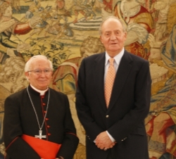 Don  Juan Carlos, con el prefecto de la Congregación para el Culto Divino y la Disciplina de los Sacramentos
