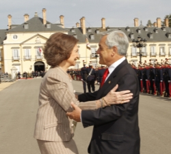 Doña Sofía despide al Presidente de la República de Chile