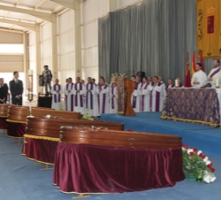 Sus Altezas Reales durante el funeral
