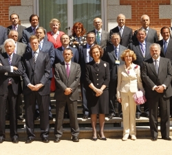 Doña Sofía con los representantes de los medios de comunicación y patronos de la Fundación Reina Sofía