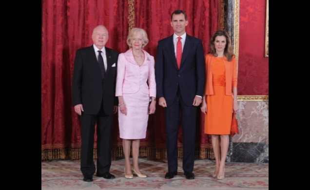 Los Príncipes, acompañados por la Gobernadora General de Australia, Sra. Quentin Bryce y su esposo
