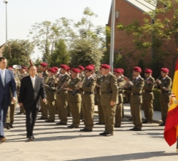Ban Ki-moon y Don Felipe pasan revista a las tropas que rindieron honores