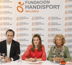 La Princesa de Asturias junto al presidente de las Illes Balears, José Ramón Bauzá y la presidenta de la Fundación Handisport, Cristina Martín