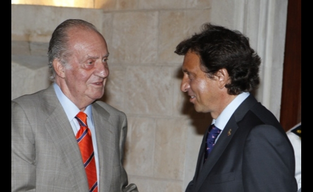 Don Juan Carlos con el alcalde de Palma