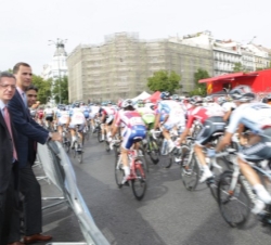 Don Felipe siguió losúltimos tramos de la Vuelta a España 2011